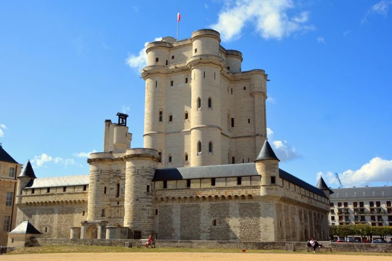 Chateau-of-Vincennes-Paris-768x512