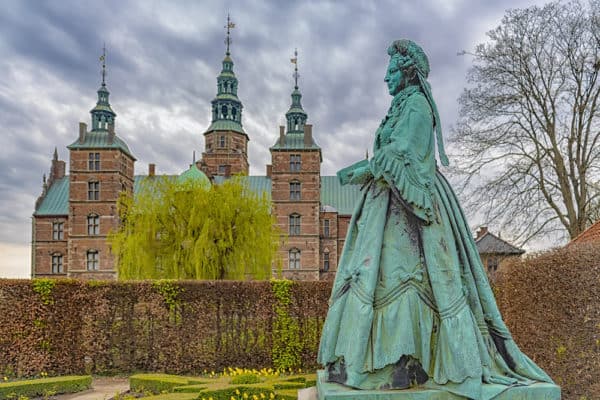 Copenhagen-Rosenborg-Castle--600x400