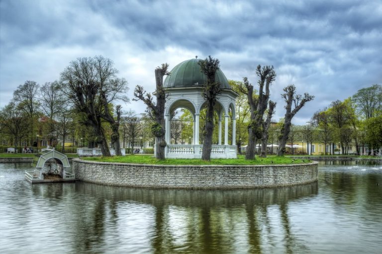 Kadriorg-Lake-768x512