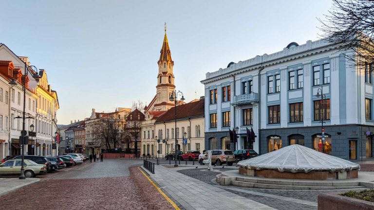 Vilnius-Town-Hall-Square-768x432