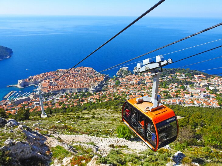 croatia-tourist-attractions-dubrovnik-cable-car