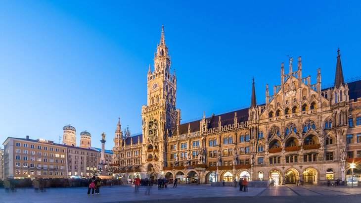 germany-top-attractions-munichs-marienplatz