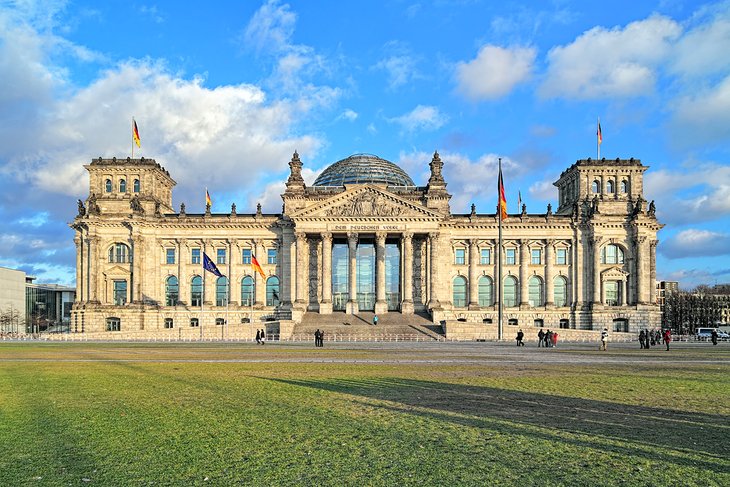 germany-top-attractions-reichstag-building-berlin