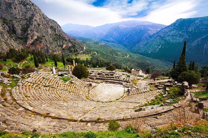 greece-delphi-ancient-theatre-and-mountains