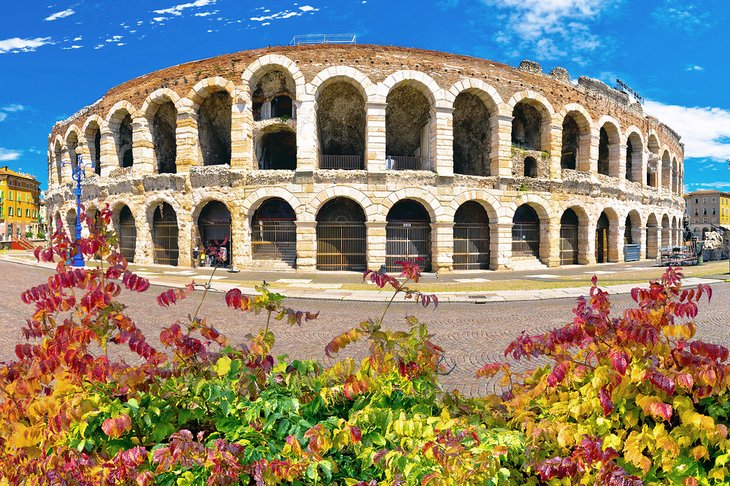 italy-top-attractions-veronas-roman-arena-historic-center