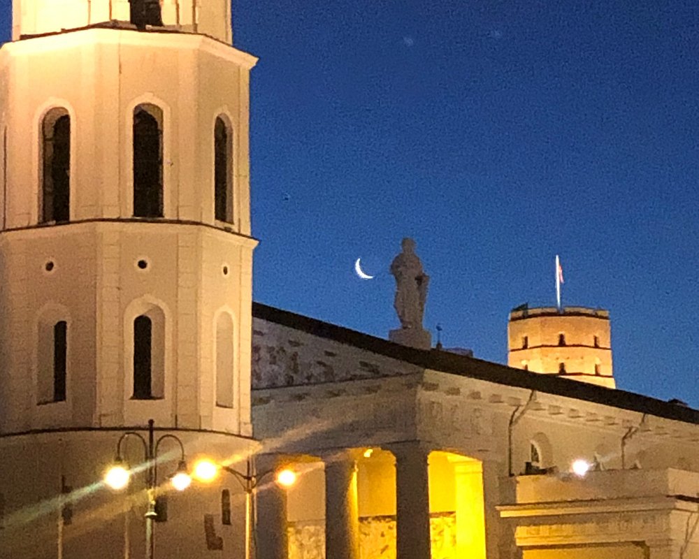 vilnius-old-town-nights