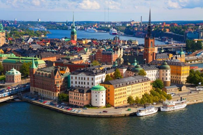 Gamla-Stan-Stockholm-696x464(1)
