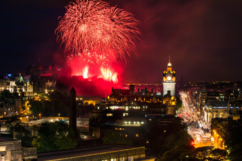 cool-things-to-do-in-scotland-celebrate-hogmanay-800x534