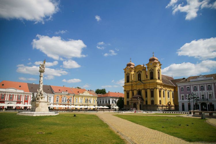 medium_union-square-timisoara-romania-shutterstock_1234632463_d26c19cce6