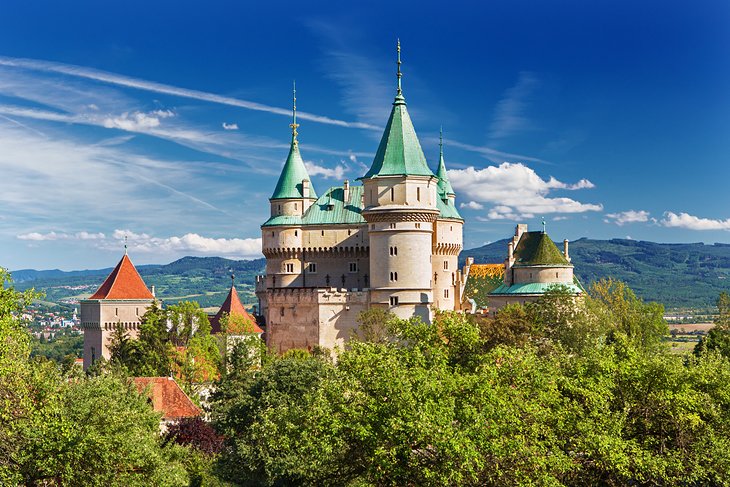slovakia-top-things-to-do-fairytale-castles-palaces