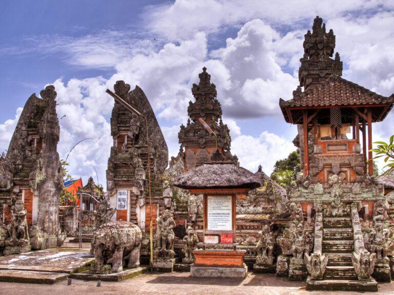 Bali-Temple-Indonesia-768x576
