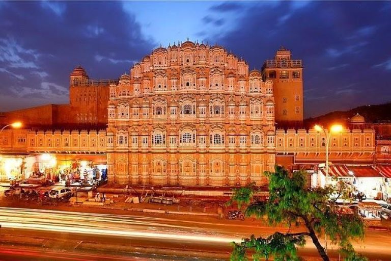 Hawa-Mahal-Palace-Jaipur-Monuments-Of-India-1-768x512