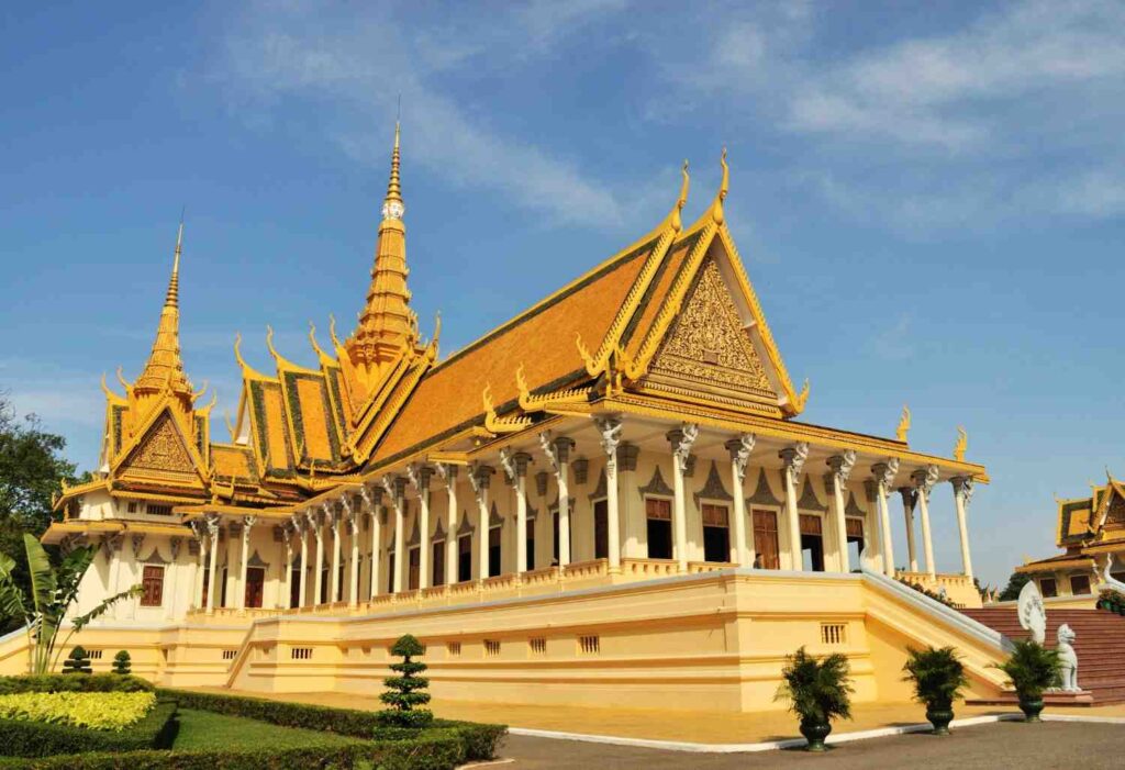 silver-pagoda-phnom-penh