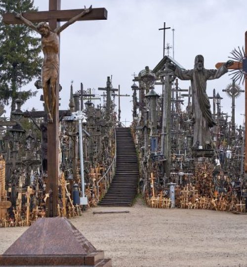 Hill-of-Crosses-Lithuania-768x432