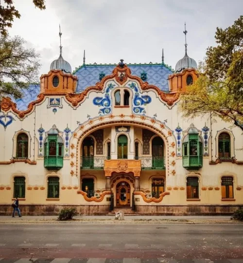 LRM_EXPORT_72782961147786_20181024_230136902-01-768x614