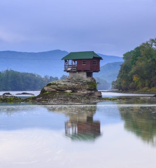 Lonely-house-on-the-river-Drina-in-Bajina-Basta-Serbia-1024x684