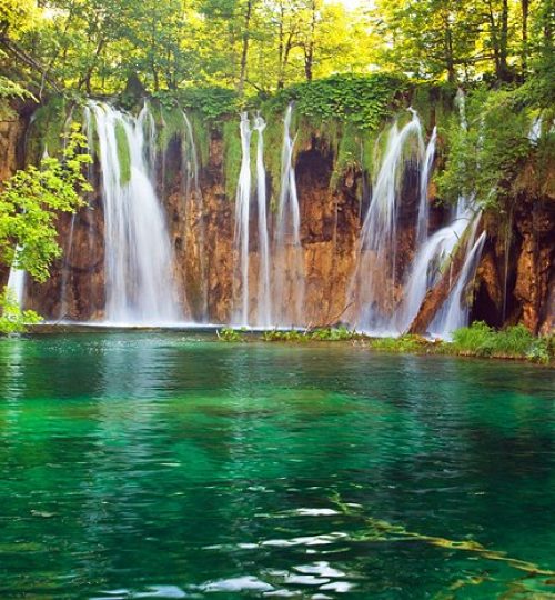 croatia-plitvice-national-park-waterfall-4