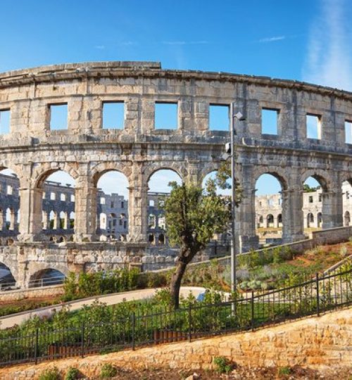 croatia-top-attractions-pulas-roman-arena