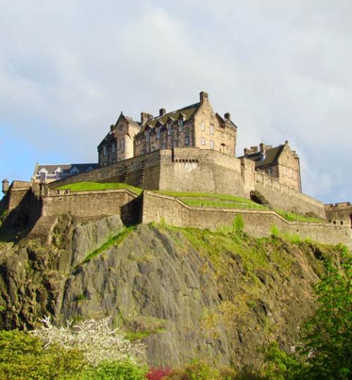 mohammed-alhinai-fzx7eUbaqww-unsplash